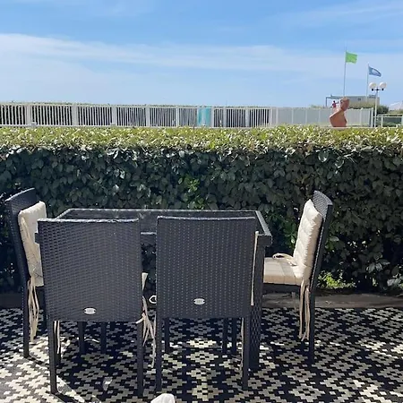 Sur La Plage, Piscine, Wifi, Tv, Netflix * Frontignan
