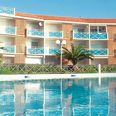 Apartment Sur La Plage, Piscine, Wifi, Tv, Netflix Frontignan